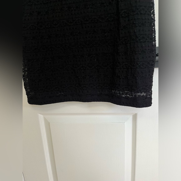 Guess dress-Lace with attached lining from the bust down-size 14 US - Picture 9 of 10